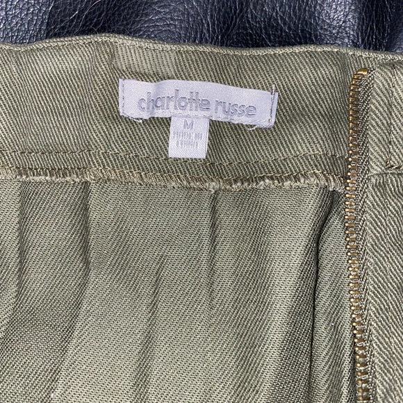 Olive skirt with gold accents - Picture 5 of 9